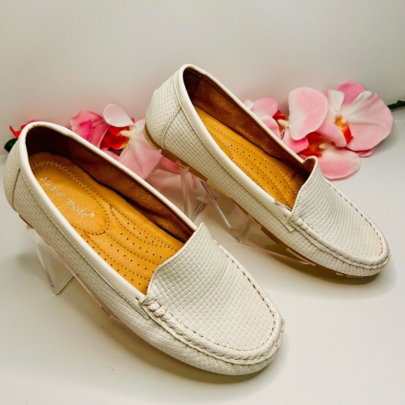 SuperMode White Leather Moccasins Women’s Size 8.5 | Classic Loafer Flats - Picture 9 of 10